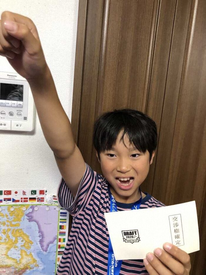 佐藤輝明の弟の三男・佐藤悠選手 – 「サトテル兄ちゃん」に憧れる野球少年の素顔
